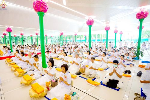 ภาพ No.227685:วันเสาร์ที่ 31 พฤษภาคม พ.ศ.2568 พิธีถวายผ้าไตรแด่สามเณรผู้เข้ารับการอุปสมบท , พิธีอุปสมบทสามเณรเตรียม DCI วัดพระธรรมกาย จ.ปทุมธานี