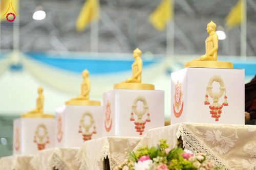 ภาพ No.59933:พิธีเจริญพระพุทธมนต์ "ฉลองอายุวัฒนมงคล 80 ปี หลวงพ่อธัมมชโย" พิธีถวายไทยธรรม คณะสงฆ์ 10,000 กว่าวัดทั่วประเทศ ในวันคุ้มครองโลก วันจันทร์ที่ 22 เมษายน พ.ศ. 2567 ณ สภาธรรมกายสากล วัดพระธรรมกาย จ.ปทุมธานี