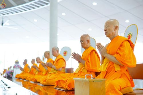 ภาพ No.240063:วันเสาร์ที่ 23 สิงหาคม พ.ศ. 2568 (วันพระ แรม 14 ค่ำ เดือน 9) พิธีบุพเปตพลี ครั้งที่ 169 ร่วมอุทิศบุญแด่หมู่ญาติที่ล่วงลับไปแล้ว และสืบทอดอายุพระพุทธศาสนา ณ หอฉันคุณยายอาจารย์ฯ วัดพระธรรมกาย