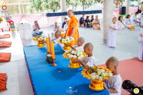 ภาพ No.215938:วันพฤหัสบดีที่ 3 เมษายน พ.ศ. 2568 พิธีบรรพชาสามเณร ภาคฤดูร้อน รุ่นที่ 15  บูชาธรรมหลวงพ่อธัมมชโย 81 ปี 81 รูป ณ ศูนย์ปฏิบัติธรรมสวนผึ้ง จ.ราชบุรี