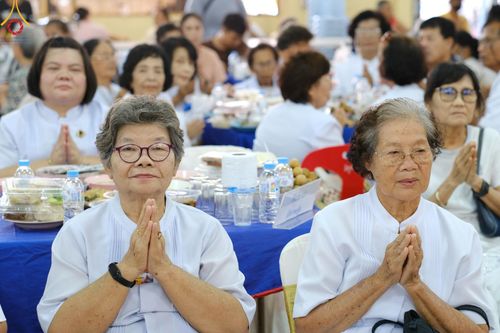 ภาพ No.166362:พิธีทอดกฐิน ณ วัดคูหาสุวรรณ จ.สุโขทัย ในโครงการกฐินสามัคคีทั่วไทย 30,000 วัด บูชาธรรม 80 ปี หลวงพ่อธัมมชโย โดยคณะศิษยานุศิษย์วัดพระธรรมกาย วันที่ 27 ตุลาคม พ.ศ. 2567