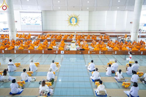 ภาพ No.115528:พิธีเจริญพระพุทธมนต์ และถวายภัตตาหาร ในวาระครบ 115 ปี วันคล้ายวันเกิด คุณยายอาจารย์ มหารัตนอุบาสิกาจันทน์ ขนนกยูง (ผู้ให้กำเนิดวัดพระธรรมกาย) วันศุกร์ที่ 19 มกราคม พ.ศ. 2567 ณ หอฉันคุณยายอาจารย์ วัดพระธรรมกาย