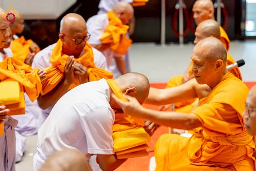 ภาพ No.277713:วันเสาร์ที่ 6 ธันวาคม พ.ศ. 2568 พิธีบรรพชาอุปสมบทและพิธีถวายบาตร โครงการอุปสมบทบูชาธรรมมหาปูชนียาจารย์ ประจำปี พ.ศ.2568 โครงการบวชพระนานาชาติ AEC และ WAB รุ่น CEO (นักบริหาร) รุ่นที่ 5 ณ มหาธรรมกายเจดีย์ วัดพระธรรมกาย