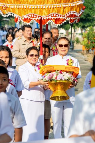 ภาพ No.200479:พิธีทอดผ้าป่าทำนุบำรุงศาสนสถาน ณ วัดรางกำหยาด ตำบลบางภาษี อำเภอบางเลน จังหวัดนครปฐม ในโครงการธรรมยาตรา กตัญญูบูชา มหาปูชนียาจารย์ พระมงคลเทพมุนี(สด จนฺทสโร) พระผู้ปราบมาร อนุสรณ์สถาน 7 แห่ง ปีที่ 13 วันที่ 22 มกราคม พ.ศ. 2568