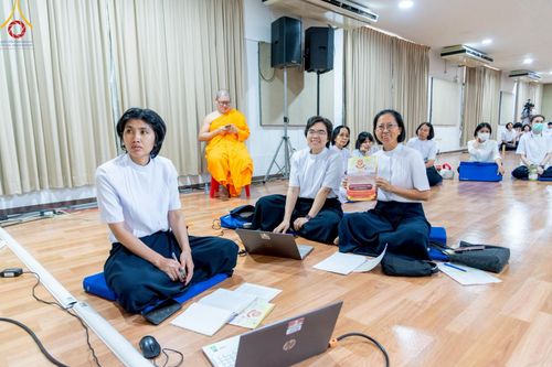 ภาพ No.214503:วันที่ 31 มีนาคม พ.ศ. 2568 ประชุมทีมงานการจัดถวายภัตตาหารพระ  เพื่องานวันถวายมหาสังฆทาน 40,000 กว่าวัด  วันคุ้มครองโลก ณ วัดพระธรรมกาย