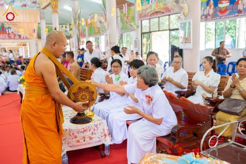 ภาพ No.177319:พิธีทอดกฐิน ณ วัดประชานิมิตร ต.คลองตะเกรา อ.ท่าตะเกียบ จ.ฉะเชิงเทรา ในโครงการทอดกฐินสามัคคีทั่วไทย 30,000 วัด บูชาธรรม 80 ปี หลวงพ่อธัมมชโย โดยคณะศิษยานุศิษย์วัดพระธรรมกาย วันที่ 2 พฤศจิกายน พ.ศ. 2567