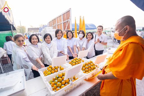 ภาพ No.198311:พิธีถวายภัตตาหารเป็นสังฆทาน แด่พระธรรมยาตรา ณ อนุสรณ์สถานบางปลา วัดบางปลา อำเภอบางเลน จังหวัดนครปฐม ในโครงการธรรมยาตรา กตัญญูบูชา มหาปูชนียาจารย์ พระมงคลเทพมุนี(สด จนฺทสโร) พระผู้ปราบมาร อนุสรณ์สถาน 7 แห่ง ปีที่ 13 วันที่ 20 มกราคม พ.ศ. 2568