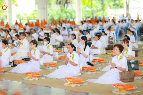 ภาพ No.151965:พิธีบุพเปตพลี ครั้งที่ 155 ร่วมอุทิศบุญแด่หมู่ญาติที่ล่วงลับไปแล้ว และสืบทอดอายุพระพุทธศาสนา วันจันทร์ที่ 2 กันยายน พ.ศ. 2567 (วันพระ แรม 14 ค่ำ เดือน 9) ณ หอฉันคุณยายอาจารย์ฯ วัดพระธรรมกาย