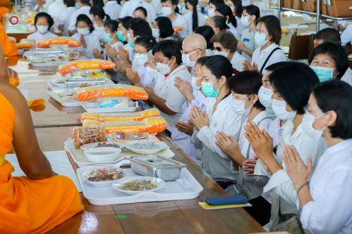 ภาพ No.81081:พิธีบุพเปตพลี ครั้งที่ 135 ร่วมอุทิศบุญแด่หมู่ญาติที่ล่วงลับไปแล้ว และสืบทอดอายุพระพุทธศาสนา วันศุกร์ที่ 19 พฤษภาคม พ.ศ. 2566 (วันพระ แรม 15 ค่ำ เดือน 6) ณ หอฉันคุณยายอาจารย์ วัดพระธรรมกาย