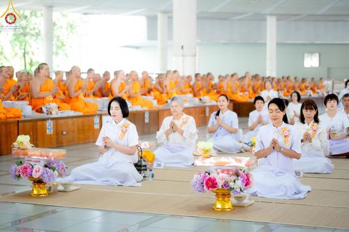 ภาพ No.174629:พิธีถวายภัตตาหารเมนูสวรรค์ เพื่อการบรรลุธรรม ณ หอฉันคุณยายอาจารย์ฯ วัดพระธรรมกาย วันที่ 23 พฤศจิกายน พ.ศ. 2567