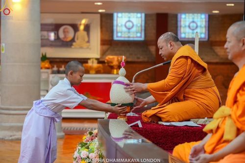 ภาพ No.149369:วัดพระธรรมกายลอนดอน สหราชอาณาจักร  ได้จัดพิธีบรรพชาสามเณรยุวธรรมทายาท  ในวันจันทร์ที่ 12 สิงหาคม พ.ศ. 2567