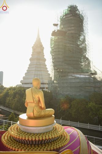 ภาพ No.201286:พระธรรมยาตราปฏิบัติธรรม และถ่ายภาพหมู่ประวัติศาสตร์ ณ อาคารธรรมยาตรา กตัญญูบูชามหาปูชนียาจารย์  ตรงข้ามวัดปากน้ำภาษีเจริญ จ.กรุงเทพมหานคร ในโครงการธรรมยาตรา กตัญญูบูชา มหาปูชนียาจารย์ พระมงคลเทพมุนี(สด จนฺทสโร) พระผู้ปราบมาร อนุสรณ์สถาน 7 แห่ง ปีที่ 13