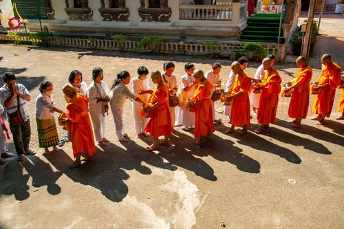 ภาพ No.181197:พิธีอุปสมบท ณ วัดพระเจ้าตนหลวง จังหวัดลำพูน ในโครงการอุปสมบทบูชาธรรมมหาปูชนียาจารย์ วันที่ 8 ธันวาคม พ.ศ. 2567