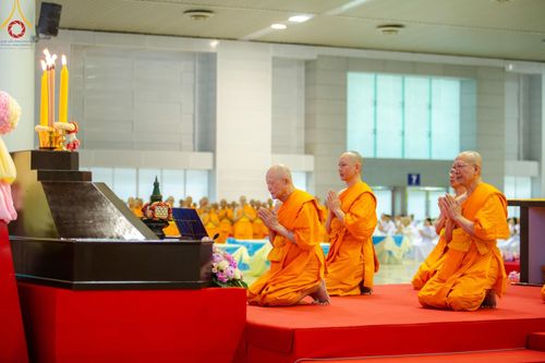 ภาพ No.154257:พิธีบูชาครูผู้ค้นพบวิชชาธรรมกาย ณ สภาธรรมกายสากล วัดพระธรรมกาย วันอังคารที่ 17 กันยายน พ.ศ. 2567