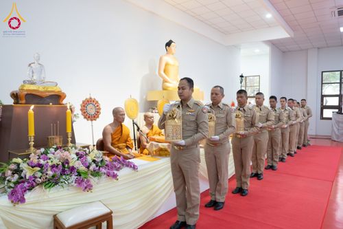 ภาพ No.194745:พิธีเจริญพระพุทธมนต์ และทำบุญตักบาตร ถวายพระราชกุศล แด่พระบาทสมเด็จพระเจ้าอยู่หัว เนื่องในโอกาสพระราชพิธีสมมงคล พระชนมายุเท่าพระบาทสมเด็จพระพุทธยอดฟ้าจุฬาโลกมหาราช สมเด็จพระปฐมบรมกษัตริยาธิราชแห่งพระราชวงศ์จักรี พุทธศักราช 2568 วันที่ 14 มกราคม พ.ศ. 2568