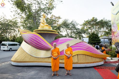 ภาพ No.296231:ภาพเบื้องหลังอาสาสมัครรวมใจ ชุดที่ 2 ในโครงการธรรมยาตรา กตัญญูบูชา มหาปูชนียาจารย์ พระมงคลเทพมุนี(สด จนฺทสโร) พระผู้ปราบมาร อนุสรณ์สถาน 7 แห่ง ปีที่ 14