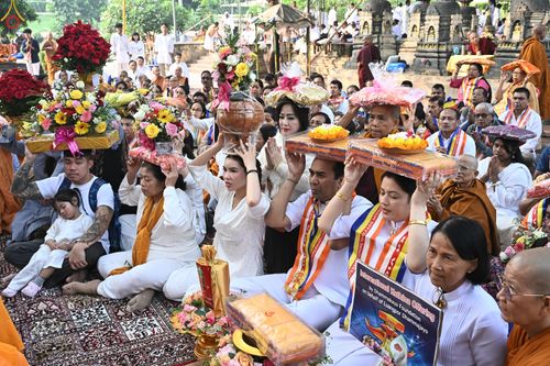 ภาพ No.278959:วันที่ 5 พฤศจิกายน 2568 กฐินสมทบวัดต่างประเทศ โดยคณะศิษยานุศิษย์ บูชาธรรม 81 ปี หลวงพ่อธัมมชโย ณ วัดมหาโพธิ์ เมืองพุทธคยา ถวายแด่  วัดพุทธนานาชาติเพื่อสวัสดิการสากล  (Buddha International Welfare Mission)  เมืองพุทธคยา ประเทศอินเดีย