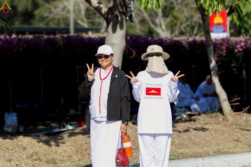 ภาพ No.296008:ภาพเบื้องหลังอาสาสมัครรวมใจ ชุดที่ 1 ในโครงการธรรมยาตรา กตัญญูบูชา มหาปูชนียาจารย์ พระมงคลเทพมุนี(สด จนฺทสโร) พระผู้ปราบมาร อนุสรณ์สถาน 7 แห่ง ปีที่ 14