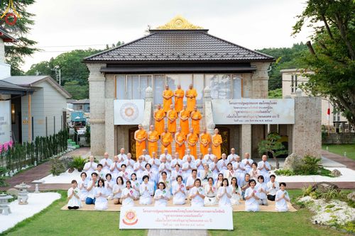 พิธีตัดปอยผม ขอขมา มอบบาตร ผ้าไตร โครงการปฐมอุปสมบท สมโภชอุโบสถ บูชาธรรม 80 ปี หลวงพ่อธัมมชโย ณ วัดพระธรรมกายโทชิหงิ ประเทศญี่ปุ่น วันพฤหัสบดีที่ 8 สิงหาคม พ.ศ. 2567