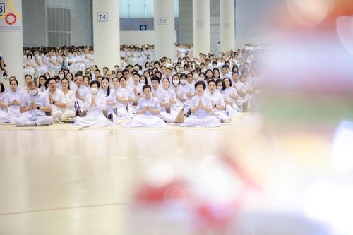 ภาพ No.136765:พิธีตักบาตร พิธีบูชาข้าวพระ ในวันอาทิตย์ต้นเดือนที่ 5 พฤษภาคม พ.ศ. 2567 ณ วัดพระธรรมกาย จ.ปทุมธานี