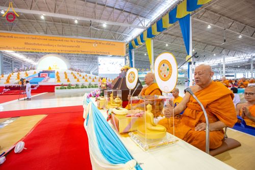 ภาพ No.60145:พิธีเจริญพระพุทธมนต์ "ฉลองอายุวัฒนมงคล 80 ปี หลวงพ่อธัมมชโย" พิธีถวายไทยธรรม คณะสงฆ์ 10,000 กว่าวัดทั่วประเทศ ในวันคุ้มครองโลก วันจันทร์ที่ 22 เมษายน พ.ศ. 2567 ณ สภาธรรมกายสากล วัดพระธรรมกาย จ.ปทุมธานี