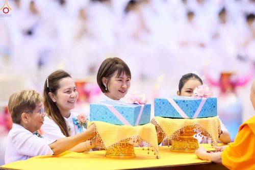 ภาพ No.251759:วันที่ 10 ตุลาคม พ.ศ. 2568 พิธีทอดผ้าป่าสมทบกฐินวัดพระธรรมกาย และสมทบกฐิน 30,000 กว่าวัดทั่วประเทศ ครั้งที่ 3 ณ สภาธรรมกายสากล วัดพระธรรมกาย