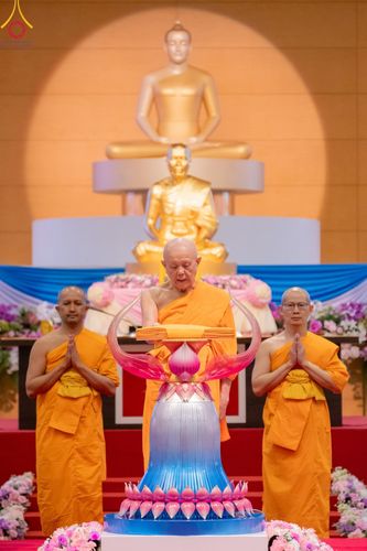 ภาพ No.154700:พิธีทอดผ้าป่าสมทบกฐินวัดพระธรรมกาย และสมทบกฐิน 30,000 วัดทั่วไทย ครั้งที่ 2 ณ สภาธรรมกายสากล วัดพระธรรมกาย วันอังคารที่ 17 กันยายน พ.ศ. 2567