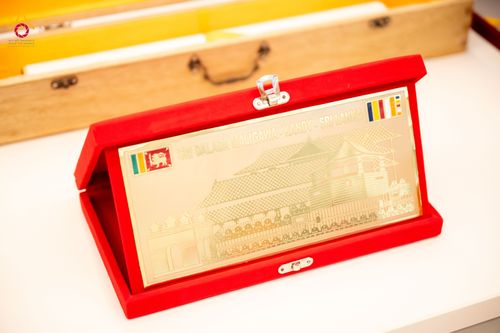 ภาพ No.325611:วันที่ 24 เมษายน พ.ศ.2569 หลวงพ่อทัตตชีโว รองเจ้าอาวาสวัดพระธรรมกาย ถวายการต้อนรับและปฏิสันถารคณะสงฆ์เมียนมาร์