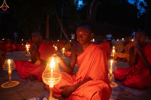 ภาพ No.141246:PhotoStory มหาศรัทธา ธรรมยาตราศรีลังกา EP.6 พิธีจุดวิสาขประทีป 6 วัด ถวายเป็น พุทธบูชา  โครงการสยาม-ลังกา ธรรมยาตรา  ฉลองเทศกาลวิสาขบูชาแห่งชาติ ศรีลังกา  บูชาธรรม 80 ปี หลวงพ่อธัมมชโย วันที่ 16 พฤษภาคม พ.ศ. 2567