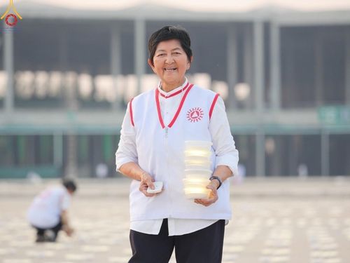 ภาพ No.208281:V.55 สารพัดV สารพัดดี ที่วัดพระธรรมกาย ในโครงการธรรมยาตรา กตัญญูบูชา มหาปูชนียาจารย์ พระมงคลเทพมุนี (สด จนฺทสโร) พระผู้ปราบมาร อนุสรณ์สถาน 7 แห่ง ปีที่ 13 ระหว่างวันที่ 2-31 มกราคม พ.ศ. 2568