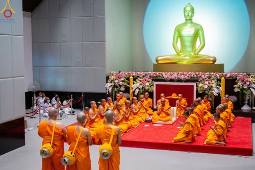 ภาพ No.141532:พิธีบรรพชาอุปสมบท โครงการอุปสมบทหมู่รุ่นผู้บริหาร รุ่นที่ 14 โครงการอุปสมบทหมู่ธรรมทายาท ระดับอุดมศึกษา รุ่นที่ 51 ภาคฤดูฝน ณ โบสถ์พระไตรปิฎก วัดพระธรรมกาย ในวันเสาร์ที่ 15 มิถุนายน พ.ศ. 2567