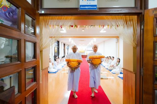 ภาพ No.147626:พิธีตัดปอยผม ขอขมา มอบบาตร ผ้าไตร โครงการปฐมอุปสมบท สมโภชอุโบสถ บูชาธรรม 80 ปี หลวงพ่อธัมมชโย ณ วัดพระธรรมกายโทชิหงิ ประเทศญี่ปุ่น วันพฤหัสบดีที่ 8 สิงหาคม พ.ศ. 2567