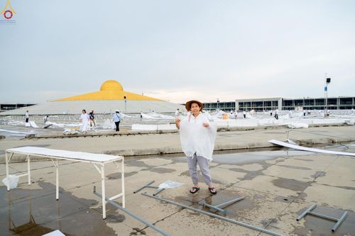 ภาพ No.225255:วันที่ 20 - 27 เมษายน พ.ศ. 2568 "ภาพแห่งความปลื้มที่ไม่มีวันจบ" คณะสงฆ์สามเณร เจ้าหน้าที่ และสาธุชน ร่วมแรงร่วมใจกันเตรียมงานและเก็บงาน เพื่อวันคุ้มครองโลก พิธีถวายมหาสังฆทานคณะสงฆ์ 40,000 กว่าวัดทั่วประเทศ