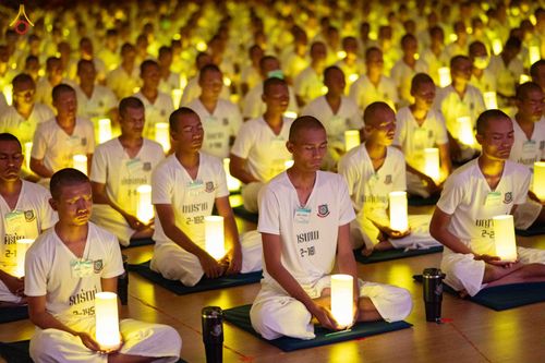 ภาพ No.341572:วันที่ 26 กรกฎาคม พ.ศ. 2569 โครงการพัฒนาคุณธรรม จริยธรรม สำหรับนักเรียนนายสิบตำรวจ (นสต.) รุ่นที่ 17 ศูนย์ฝึกอบรมตำรวจภูธรภาค 1 ได้จัดกิจกรรม  จุดเทียนรวมใจและปฏิบัติธรรมเจริญสมาธิภาวนา เพื่อน้อมอุทิศถวายเป็นพระราชกุศลฯ ณ ศูนย์ปฏิบัติธรรมเวิล์ดพีช วัลเล่