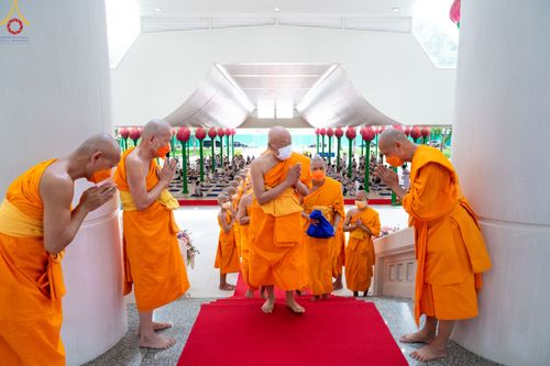 ภาพ No.81703:พิธีอุปสมบทอุทิศชีวิต สามเณรเปรียญธรรม 11 รูป ในวันวิสาขบูชา วันเสาร์ที่ 3 มิถุนายน 2566 ณ อุโบสถพระไตรปิฎก วัดพระธรรมกาย จ.ปทุมธานี