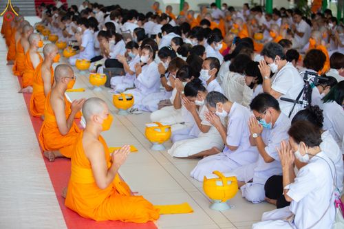 ภาพ No.82750:พิธีเวียนประทักษิณ, พิธีวันทาเจดีย์ ณ มหาธรรมกายเจดีย์  พิธีบรรพชาหมู่พระพี่เลี้ยงเข้าพรรษา, ธรรมทายาทอุดมศึกษา รุ่นที่ 50(ภาคฤดูฝน) และธรรมทายาทพุทธศาสตร์สากล รุ่นที่ 7 (ภาคฤดูฝน) วันเสาร์ที่ 17 มิถุนายน พ.ศ. 2566 ณ  โบสถ์พระไตรปิฎก วัดพระธรรมกาย จ.ปทุม