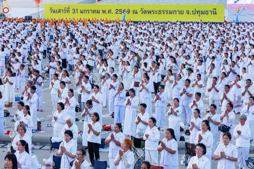 ภาพ No.307536:วันที่ 31 มกราคม พ.ศ. 2569 พิธีจุดประทีปธรรมถวายเป็นพุทธบูชา  และบูชาธรรมมหาปูชนียาจารย์ (ภาพชุดที่ 2) ณ วัดพระธรรมกาย ปทุมธานี ในโครงการธรรมยาตรา กตัญญูบูชา มหาปูชนียาจารย์ พระมงคลเทพมุนี(สด จนฺทสโร) พระผู้ปราบมาร อนุสรณ์สถาน 7 แห่ง ปีที่ 14