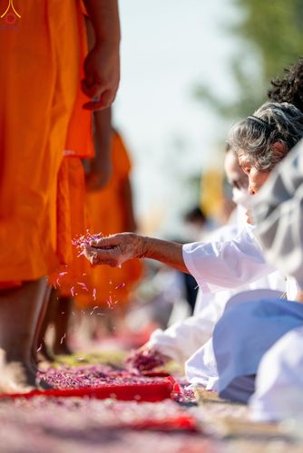 ภาพ No.292959:วันที่ 11 มกราคม พ.ศ. 2569 พิธีต้อนรับพระธรรมยาตรา ณ อนุสรณ์สถานลำดับที่ 3 (ภาพชุดที่ 2) สถานที่เกิดในเพศสมณะ วัดสองพี่น้อง อำเภอสองพี่น้อง จังหวัดสุพรรณบุรี ในโครงการธรรมยาตรา กตัญญูบูชา มหาปูชนียาจารย์ พระมงคลเทพมุนี(สด จนฺทสโร) พระผู้ปราบมาร อนุสรณ์สถ