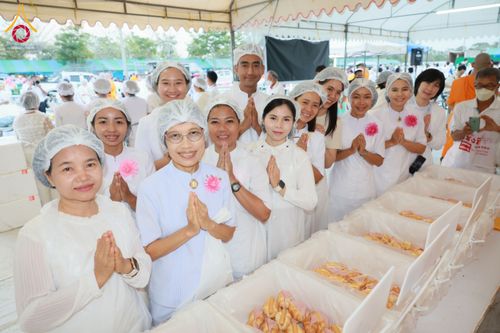 ภาพ No.118074:พิธีถวายภัตตาหารเป็นสังฆทาน แด่คณะพระธรรมยาตรา ปีที่ 12 วันที่ 24 มกราคม พ.ศ. 2567 ณ อนุสรณ์สถานบางนางแท่น จ.นครปฐม