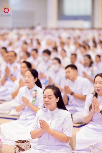 ภาพ No.277172:วันอาทิตย์ที่ 7 ธันวาคม พ.ศ. 2568 พิธีบูชาข้าวพระ ณ สภาธรรมกายสากล วัดพระธรรมกาย
