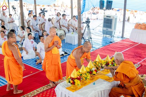 ภาพ No.144434:3 Bigboon 1.พิธีทอดผ้าป่าสถาปนาสังฆรัตนะปทุมเจดีย์ 2.พิธีประดิษฐานดอกบัวอนันต์นิรันดร์กาล 3.พิธีถวายมหาสังฆทานแด่คณะสงฆ์ทุกวัดในจังหวัดปัตตานี ณ ศูนย์อบรมเยาวชนจังหวัดปัตตานี วันอาทิตย์ที่ 14 กรกฎาคม พ.ศ. 2567