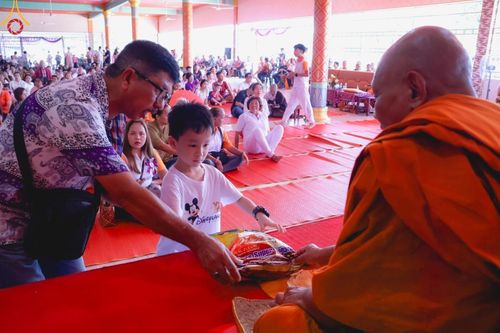 ภาพ No.179280:พิธีทอดกฐิน ณ วัดถ้ำคีรีวงศ์ อ.เปิ้นดัง รัฐเคด้าห์ ประเทศมาเลเซีย ในโครงการกฐินสามัคคีทั่วไทย 30,000 วัด บูชาธรรม 80 ปี หลวงพ่อธัมมชโย โดยคณะศิษยานุศิษย์วัดพระธรรมกาย วันที่ 1 พฤศจิกายน พ.ศ. 2567