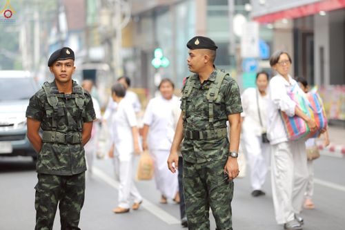 ภาพ No.237370:วันที่ 9-10 สิงหาคม พ.ศ. 2568 การเตรียมงาน เก็บงาน ของเจ้าหน้าที่ทุกสถานะ ในงานมหาสังฆทาน ตักบาตรพระ 10,000 รูป ใจกลางเมืองหาดใหญ่ จ.สงขลา