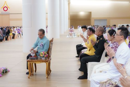 ภาพ No.196077:ผู้ว่าปทุมฯ เปิดงานวันครู ครั้งที่ 69 พ.ศ. 2568 จังหวัดปทุมธานี “เรียนดี มีความสุข : ครูไทยร่วมใจปฏิวัติการศึกษา เด็กฉลาดคิด ฉลาดทำ” ณ วัดพระธรรมกาย - รวมใจระลึกถึงพระคุณบูรพาจารย์ ยกย่องเชิดชูเกียรติผู้ประกอบวิชาชีพทางการศึกษาที่ประกอบคุณงามความดี 