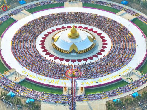 ภาพ No.198166:พิธีต้อนรับพระธรรมยาตรา ณ อนุสรณ์สถานลำดับที่ 5 สถานที่เผยแผ่วิชชาธรรมกายครั้งแรก อนุสรณ์สถานบางปลา วัดบางปลา อำเภอบางเลน จังหวัดนครปฐม ในโครงการธรรมยาตรา กตัญญูบูชา มหาปูชนียาจารย์ พระมงคลเทพมุนี(สด จนฺทสโร) พระผู้ปราบมาร ปีที่ 13 วัน 19 มกราคม พ.ศ.2568