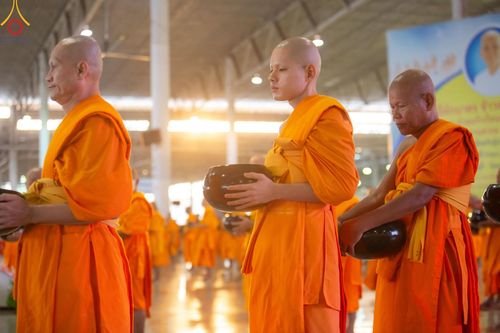 ภาพ No.207264:พิธีตักบาตร และปฏิบัติธรรมช่วงสาย ในวันมาฆบูชา วันพุธที่ 12 กุมภาพันธ์ พ.ศ. 2568 ณ วัดพระธรรมกาย จังหวัดปทุมธานี