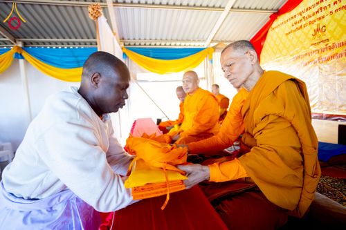 ภาพ No.231679:โครงการบรรพชาอุปสมบทหมู่ครั้งที่ 2 ณ วัดพระธรรมกายโจฮันเนสเบิร์ก ประเทศแอฟริกาใต้ วันอาทิตย์ 29 มิถุนายน พ.ศ. 2568
