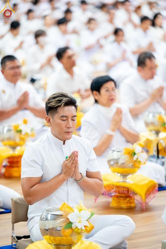 ภาพ No.206922:พิธีถวายโคมมาฆประทีป น้อมถวายเป็นพุทธบูชา แด่คณะพระภิกษุ สามเณร วัดพระธรรมกาย วันอาทิตย์ที่ 9 กุมภาพันธ์ พ.ศ. 2568 ณ ห้องแก้วสารพัดนึก 2 สภาธรรมกายสากล วัดพระธรรมกาย จังหวัดปทุมธานี