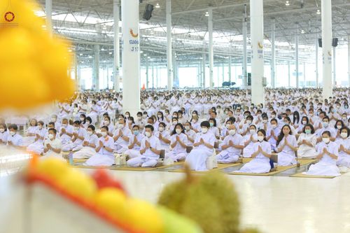 ภาพ No.75587:วัดพระธรรมกายจัด งานบุญวันอาทิตย์ต้นเดือน  มีกิจกรรมดังนี้ พิธีตักบาตร, พิธีบูชาข้าวพระ พระธรรมยาตรารับประกาศนียบัตร โครงการธรรมยาตราฯ ปีที่ 11 ในวันที่ 5 กุมภาพันธ์ พ.ศ. 2566 ณ วัดพระธรรมกาย อ.คลองหลวง จ.ปทุมธานี