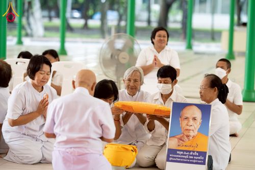 ภาพ No.244718:วันเสาร์ที่ 6 กันยายน พ.ศ. 2568 พิธีขอขมา-รับผ้าไตรของนาคธรรมทายาท โครงการอุปสมบทหมู่บูชาธรรมครบรอบ 108 ปี  วันครูผู้ค้นพบวิชชาธรรมกาย ณ โบสถ์พระไตรปิฎก วัดพระธรรมกาย